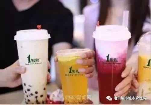 喝完的奶茶杯是什么垃圾？｜用过的纸杯、塑料杯等都可以这样分