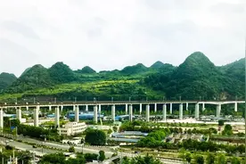 分享丨去“凉都”度假！成都-六盘水首开直达动车，5个半小时飙拢图片
