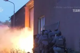 荷兰警方查获地下犯罪窝点：集装箱改成“酷刑室”牙医椅成为“虐待椅”图片
