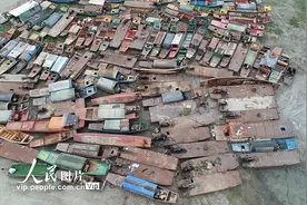 湖北襄阳：汉江渔船上岸 全面禁捕退捕图片