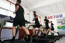 点燃“小宇宙”！快来围观兵哥哥抢眼的“腱子肉”图片