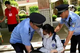 暖哭！泉州一女生骨折无法出考场，民警上演最美“公主抱”图片