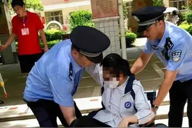 暖哭！泉州一女生骨折无法出考场，民警上演最美“公主抱”图片