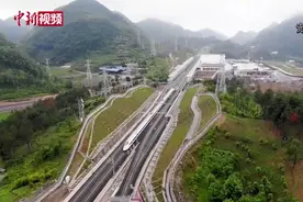 安六高铁开通运营 贵州六盘水全面接入中国高铁网视频封面