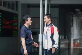 2020高考首日 谁是第一个从缙云中学考场出来的同学？图片
