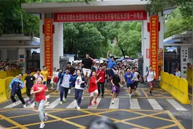 高考结束那一天，你在干什么？图片