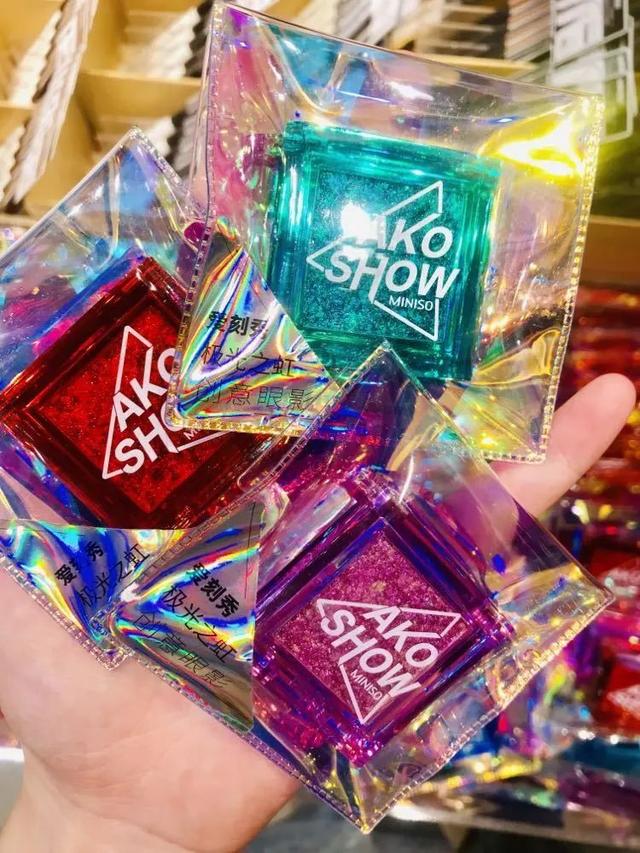 名创优品会闪的身体乳