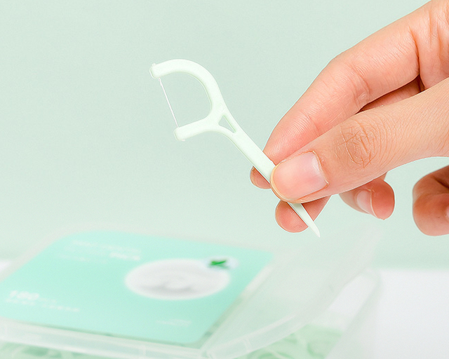 名创优品会闪的身体乳