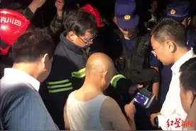 四川广汉鞭炮厂爆炸，车间负责人称现场还储存10吨氯酸钾，该厂去年曾发生爆燃图片