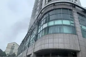 凭一句口诀，9岁姐姐成功带7岁弟弟妹妹火场逃生图片
