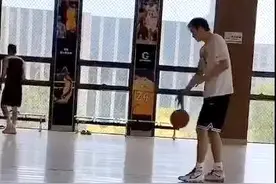 丁彦雨航现身济南某球馆训练 他回归山东男篮稳了吗？图片