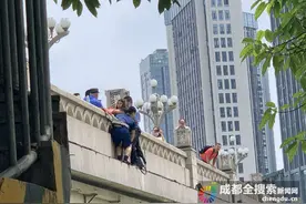 九眼桥轻生女子被安全救回图片