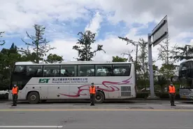 歙县高考语文科目补考结束图片