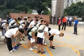 谢谢你！高考“护航人”图片