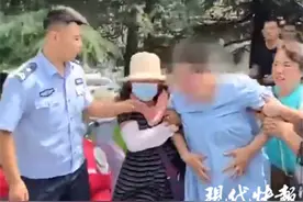 孕妇路边突然临产，警车紧急开道护送图片