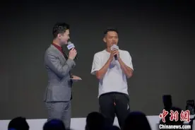 林丹谈退役：心情很复杂 但觉得稍微轻松了一些图片