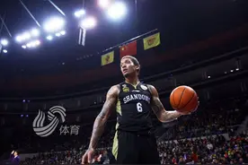 前山东男篮外援比斯利重返NBA图片