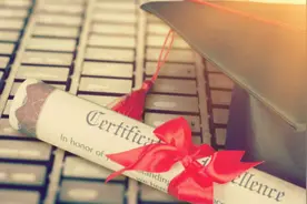 美国收紧国际生签证：哈佛大学、麻省理工学院提起诉讼 新规将主要影响两类人群图片