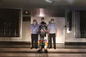 车标被盗“偷回来”，盗窃男子被拘留图片