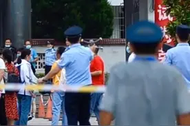 30秒丨无人机违规飞进高考考场被当场“击毙”