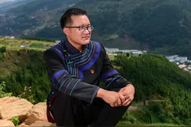 凉山普格云盘山村：村民来自14个县 彝族第一书记来了也先学语言丨凉山瓦吉瓦图集⑪图片