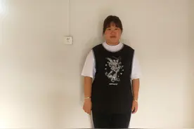 背起受伤同学共赴考场，潇湘晨报联合阿里天天正能量授予女孩正能量特别奖，奖励5000元图片