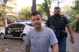 巴西特警捣毁一武装贩毒组织 5名武装贩毒分子头目被捕图片