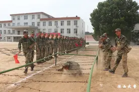拼搏！成长！走进预备士官“转正”之旅图片