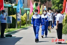 北京各区中考准考证已陆续下发，语数英之外其他科目考场或有不同图片