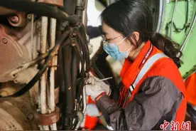 95后女飞机维修师：为梦想奋斗的女孩最美图片