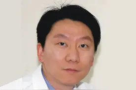 用药第二个月，他咳出了肿瘤组织……这是啥治疗？图片