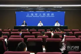 行人闯红灯、乱穿马路，上海将直接处罚图片