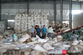 洪涝过后的安徽歙县：有厂家三千吨茶叶浸水，供水电力瘫痪后重启图片