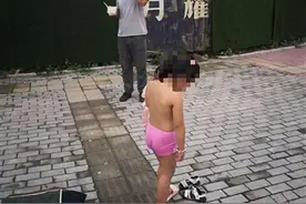 粗心父母忘锁门，5岁女童独自出了门图片