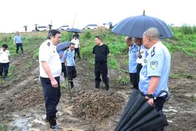 【防汛突击战】钟艺兵坐镇津市监狱一线指挥防汛工作图片