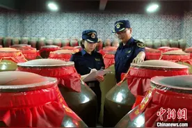 江西酒类产品首次出口到美国图片