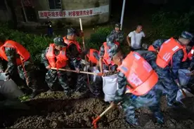 闻“汛”而动 鄱阳湖吹响“集结号”图片