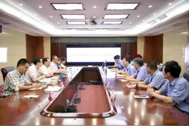 中国商飞副总经理周新民到航空工业起落架公司调研图片