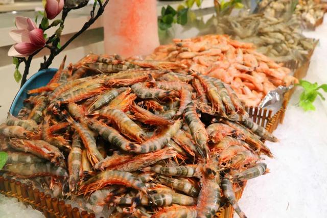 不限时！不限量！高性价比海鲜自助！海鲜、火锅、烤肉……300+菜品无限畅吃