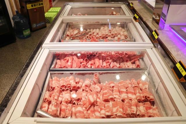 不限时！不限量！高性价比海鲜自助！海鲜、火锅、烤肉……300+菜品无限畅吃