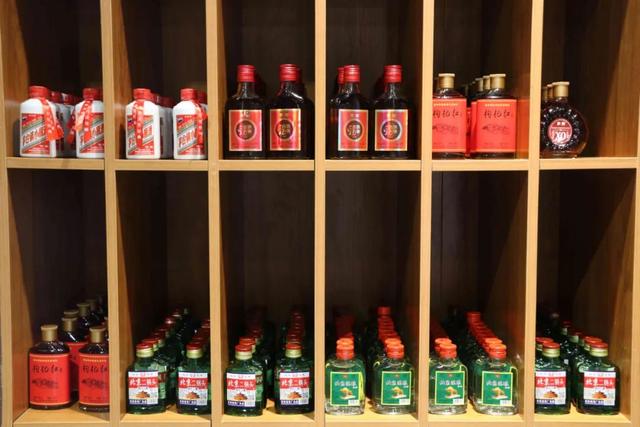 不限时！不限量！高性价比海鲜自助！海鲜、火锅、烤肉……300+菜品无限畅吃
