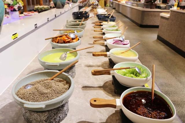 不限时！不限量！高性价比海鲜自助！海鲜、火锅、烤肉……300+菜品无限畅吃