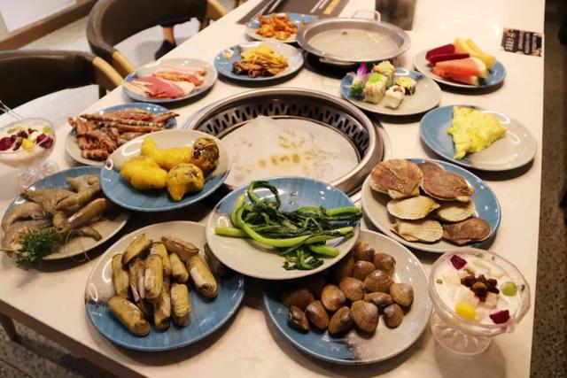 不限时！不限量！高性价比海鲜自助！海鲜、火锅、烤肉……300+菜品无限畅吃