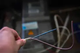 凌晨2时许家中突然停电，原来是电线被人剪了图片