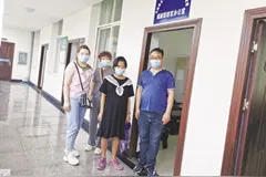 跋涉2780公里送缅甸女孩回家图片