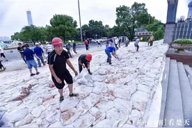 武汉关水位达28.44米，汉口江滩公园已封闭图片