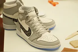 耐克迪奥联名运动鞋被炒到13万元图片
