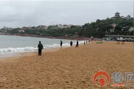 快讯！风大浪急，青岛海水浴场全部关闭图片