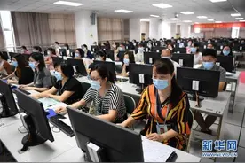 重庆市高考阅卷有序进行图片