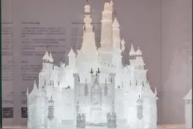 “熊孩子”嬉戏损坏博物馆玻璃珍藏，法律如何界定破坏展品？图片